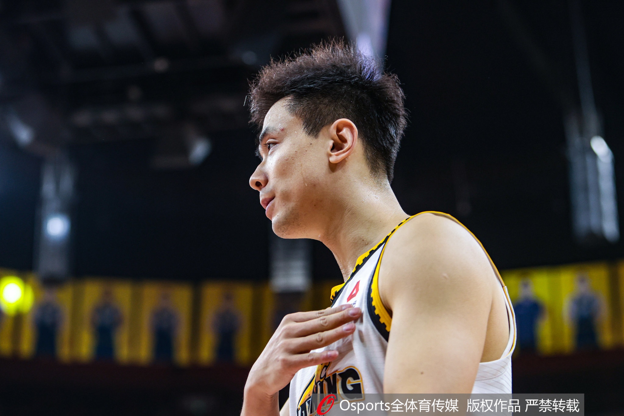 追平郭艾伦!赵继伟上半场送出4助攻 生涯总助攻升至CBA历史第2